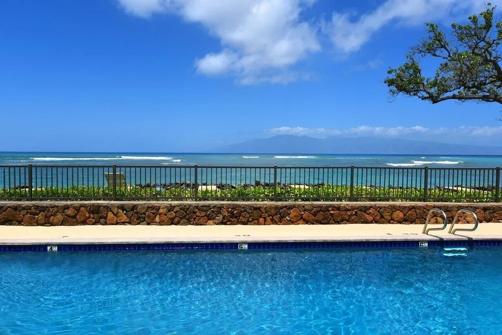 Kahana Reef 303 by RedAwning
