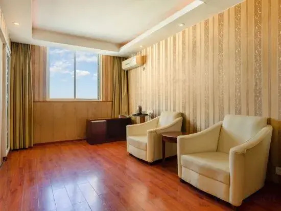 Chunhui Business Hotel