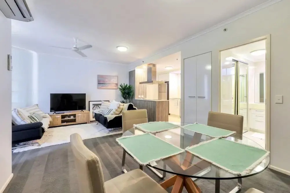 Stylish 1-bed Darwin City Stay With Balcony Views
