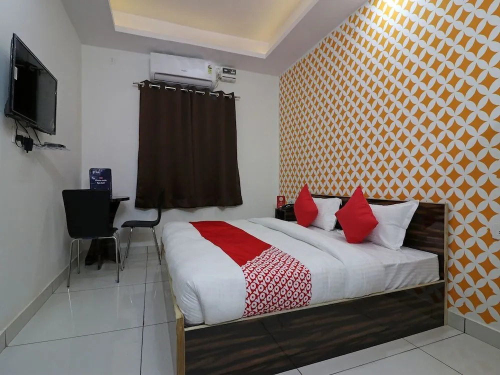 OYO 22605 Hotel Redstone