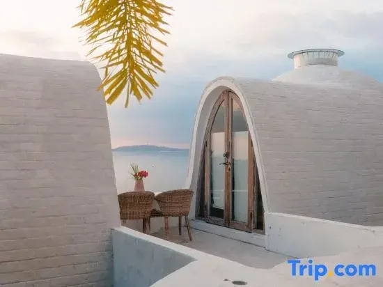 Mentigi Bay Dome Villas