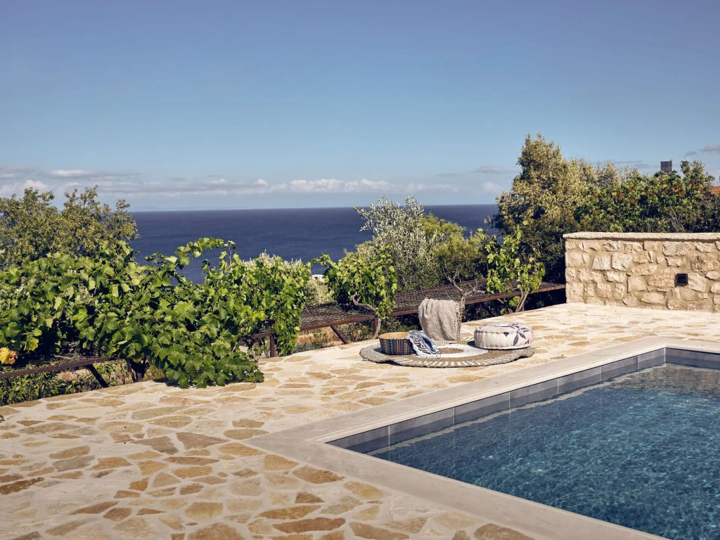 Arbarosa Villa - A stylish villa with Private Pool & Sea Views, by ZanteWize