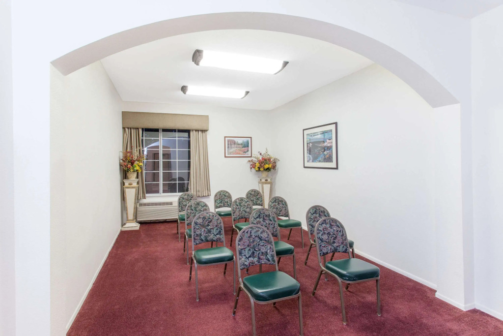 Ramada by Wyndham Fresno Northwest