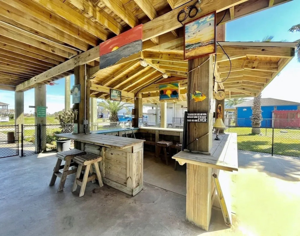 Crazy Cajun 2 Bedroom Home