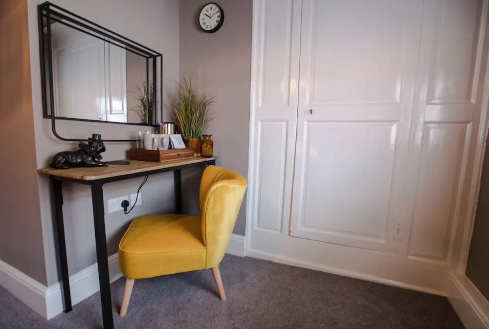 The Wheatsheaf Pub, Kitchen & Rooms