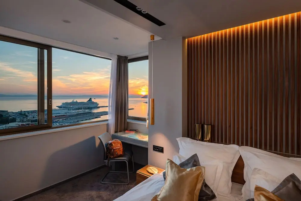 Royal Suites-Sky