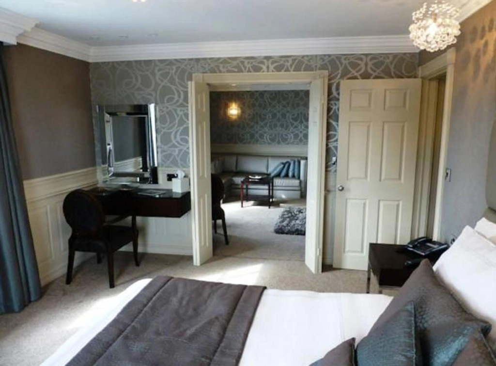 Cliff Hotel