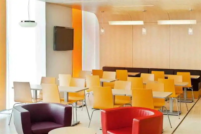 Ibis Ningbo Qianhu