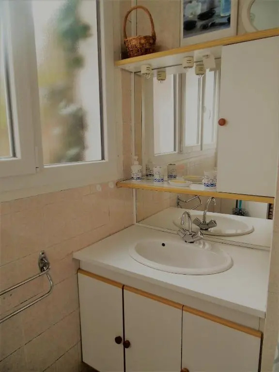 Appartement avec cour à 50m de la plage