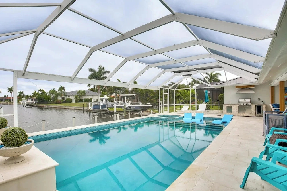 Luxe Canal Home 2 King Suites Huge Salt Pool
