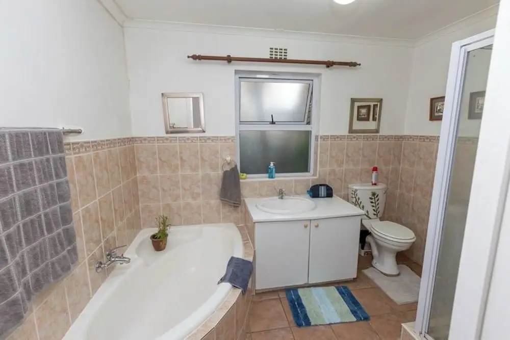 3 Bedroom Part House in the Scenic Durbanville Wine Lands Area, Holiday Facility