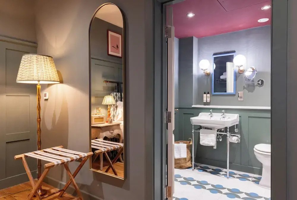 The Coat and Bear - A Heartwood Inn