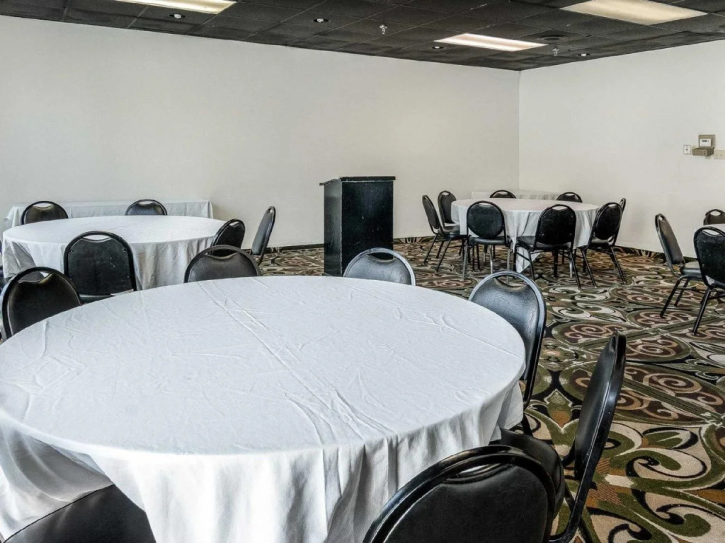 Rodeway Inn & Suites At the Casino