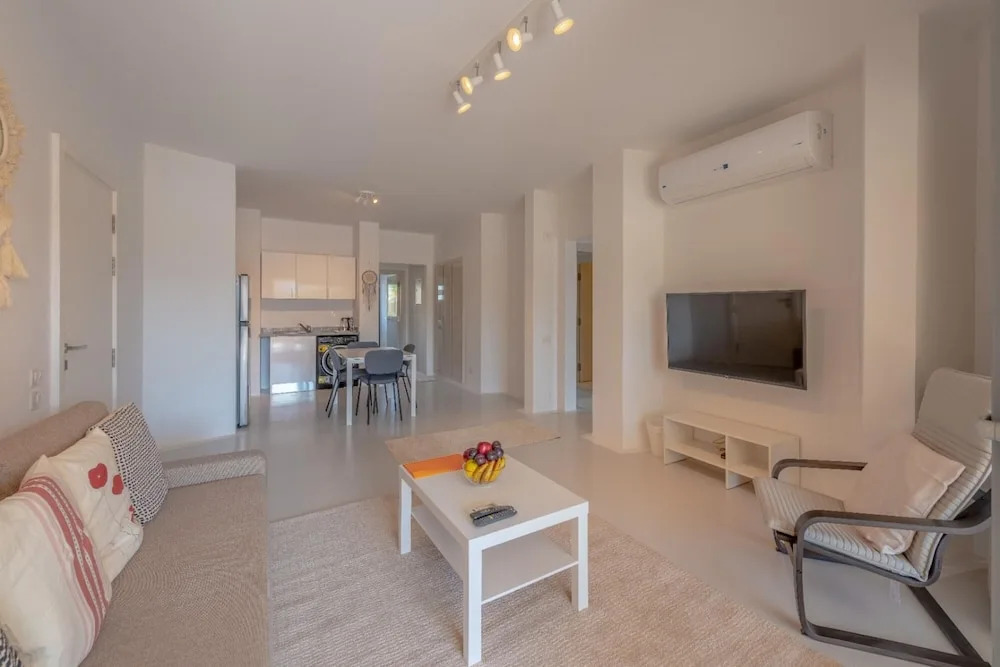 Vesta - Superior Apt - 3Br - Swan Lake