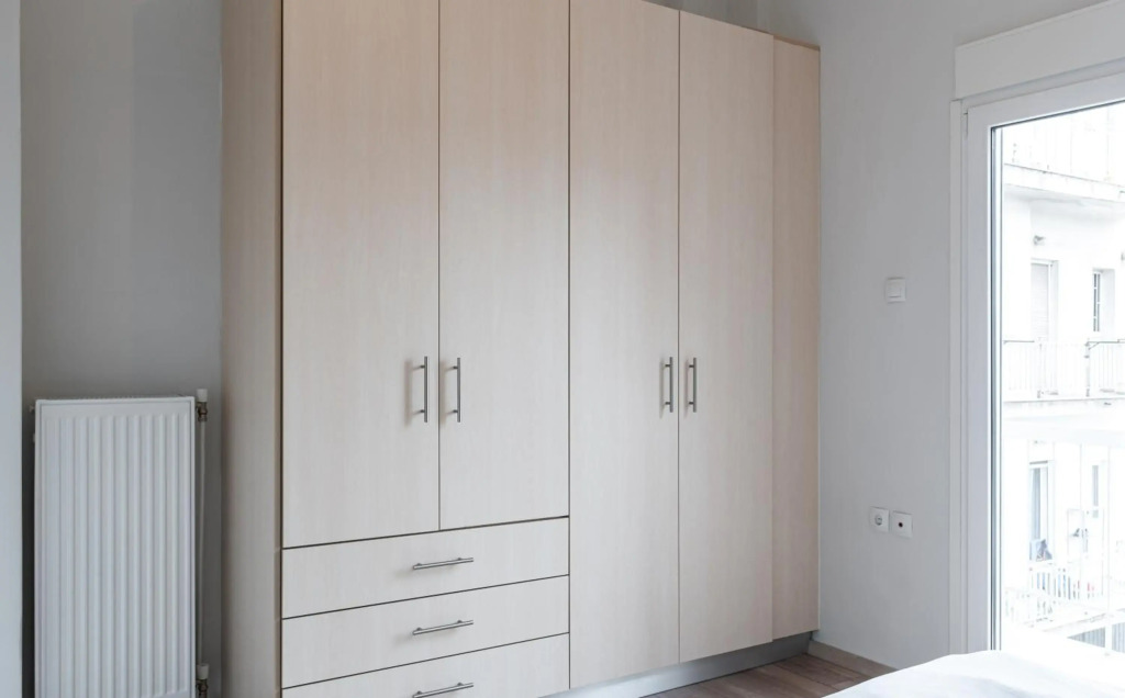 Spacious 2BD apt next to metro