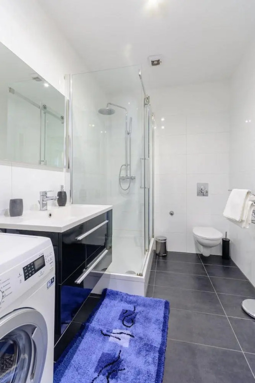 InMotion Luxury Rooms