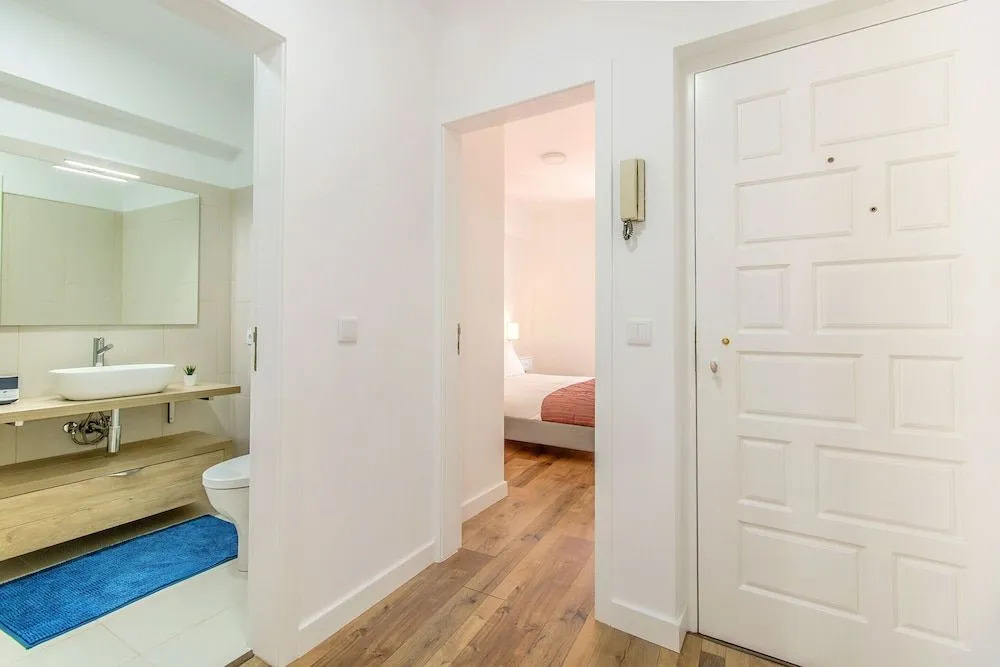 Lisbon Stay at Santo António Flat