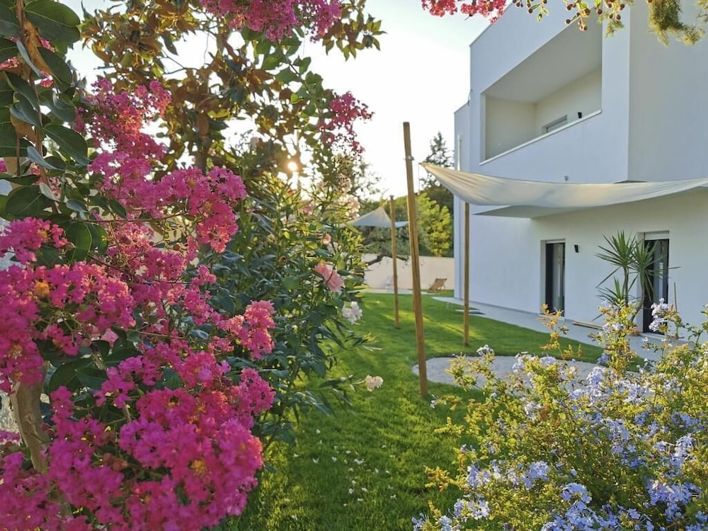 Green Land Boutique Hotel