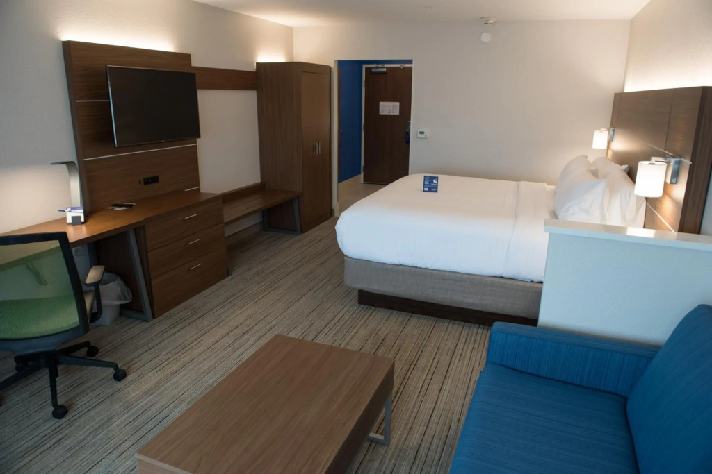 Holiday Inn Express & Suites Dayton North - Vandalia by IHG