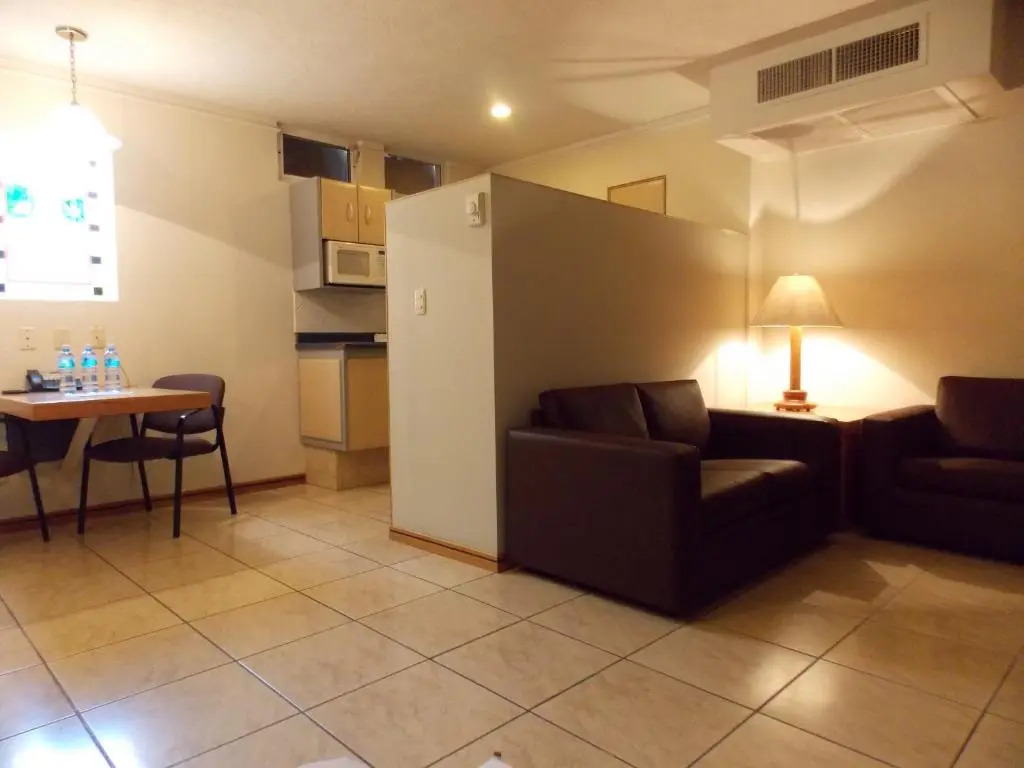 Cypres Hotel & Suites