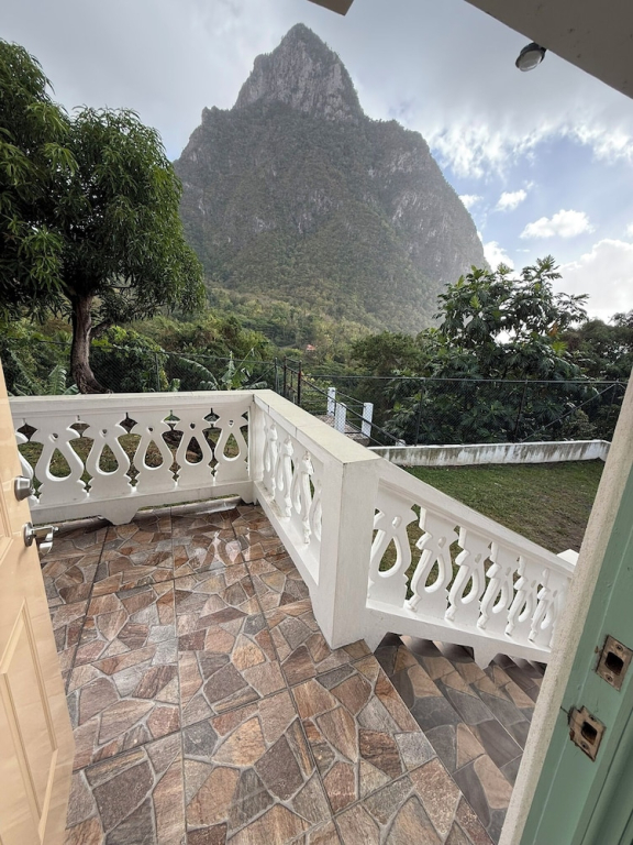 You 4 Ric Piton Suites