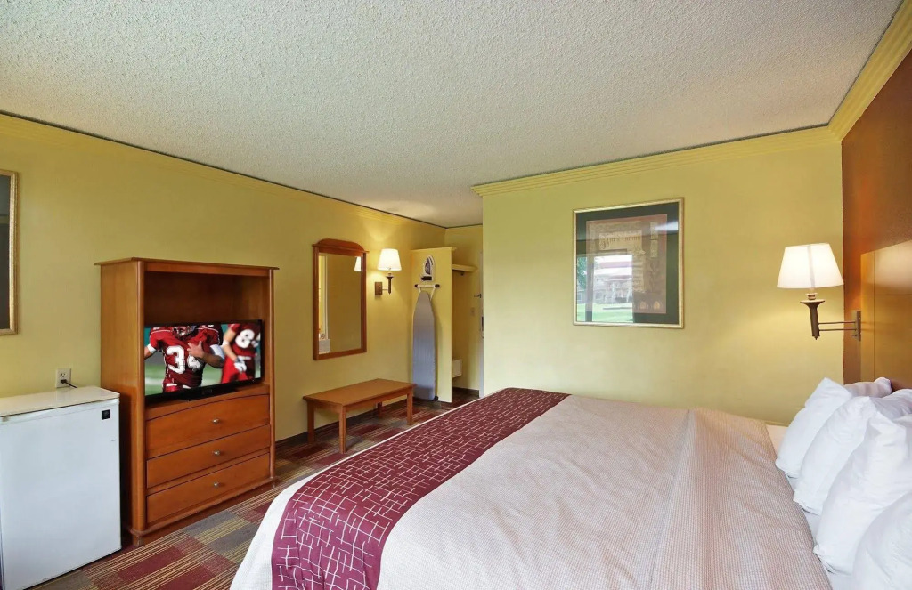 Countryside Suites Kansas City Independence I-70 East Sports Complex Hotel