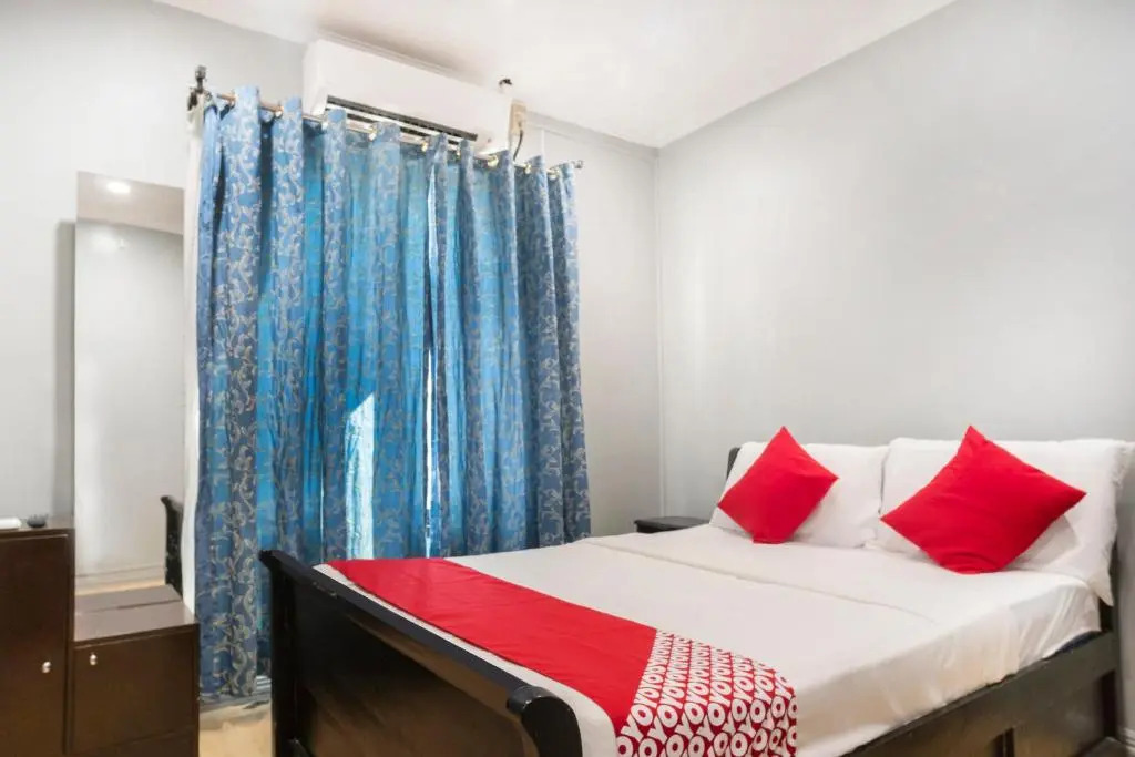 Samantha's Apartelle by OYO Rooms