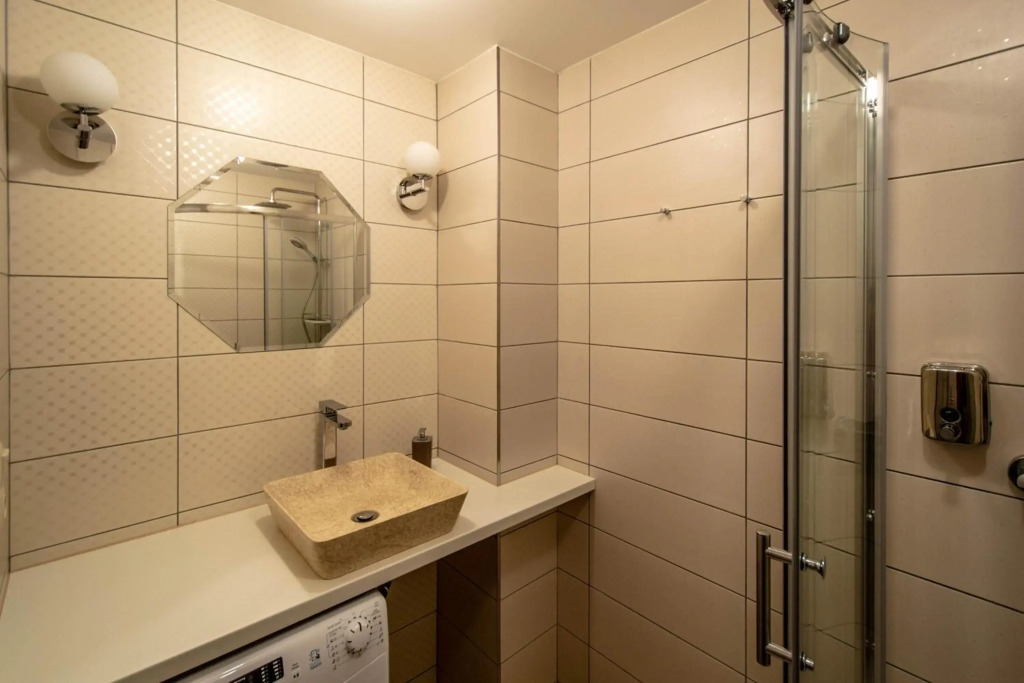 Pastel Art Deco 3BDR Ruterra Apt