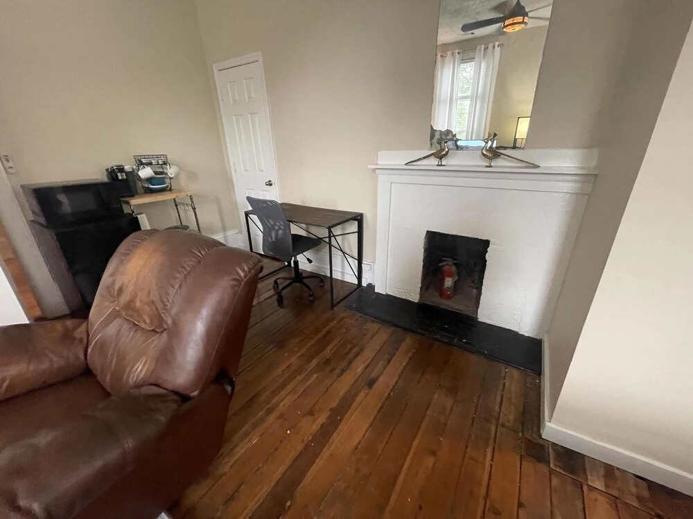 Suite 2 - Private Suite Historical Home