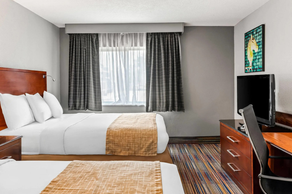 Travelodge by Wyndham Bloomington