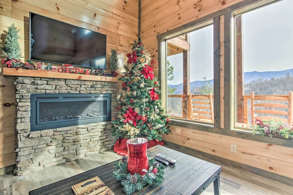 Smoky Mountain Hideaway w/ Hot Tub, Deck & Views!