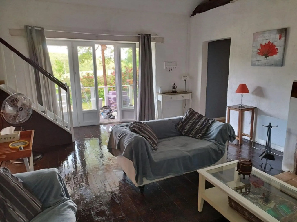 Nice holiday home in Saint-Pierre-de-Frugie with garden