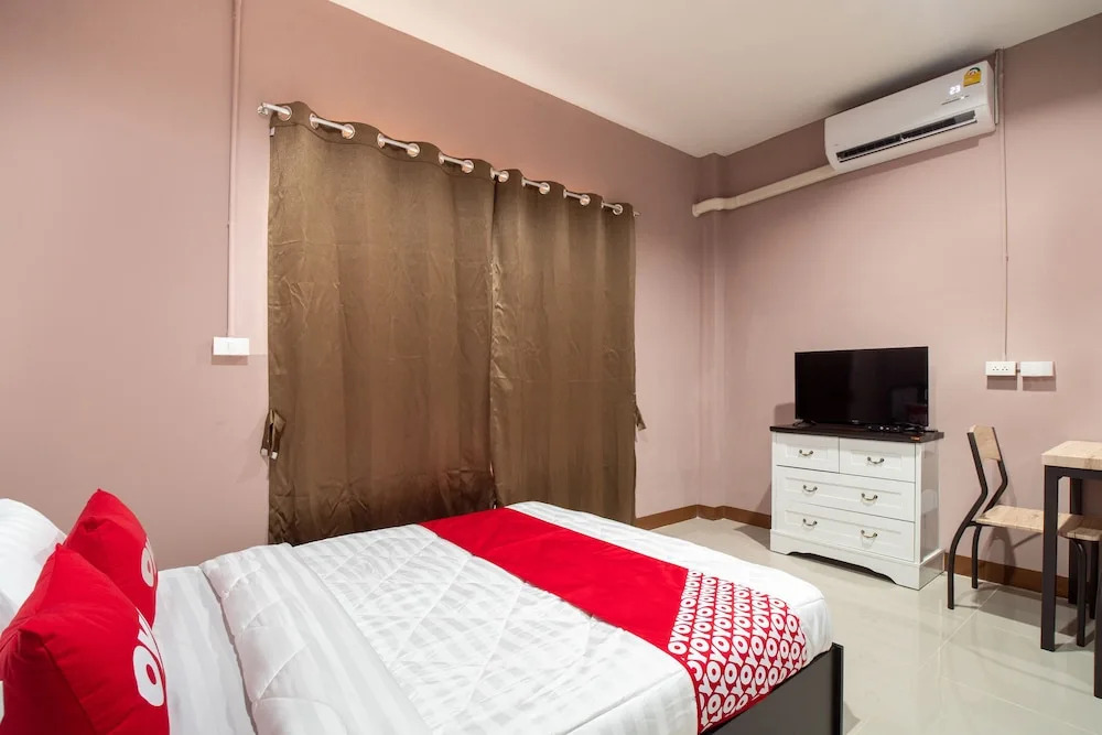 OYO 784 Brown Home Sattahip