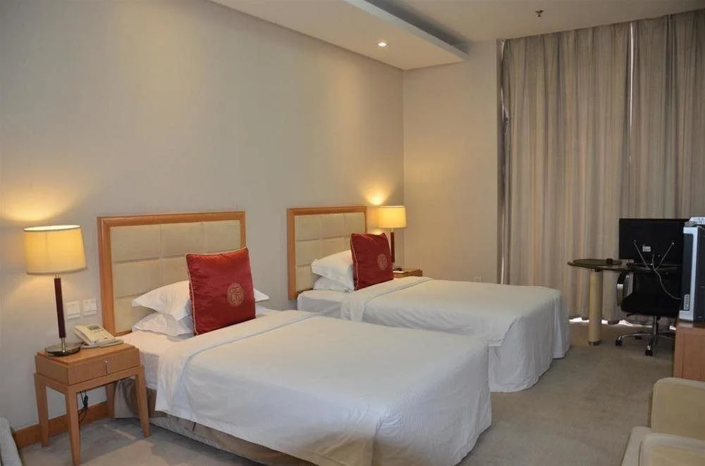Louis Business Hotel
