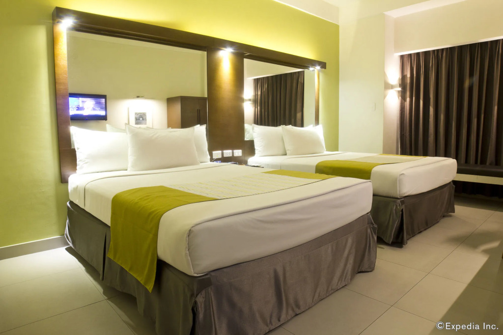 Microtel by Wyndham - Acropolis