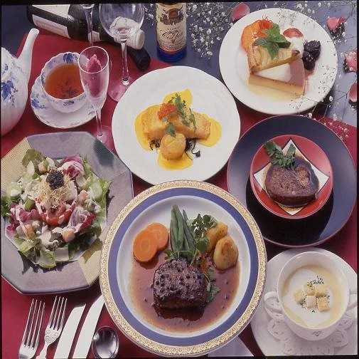 Petit Hotel C'Est Bon