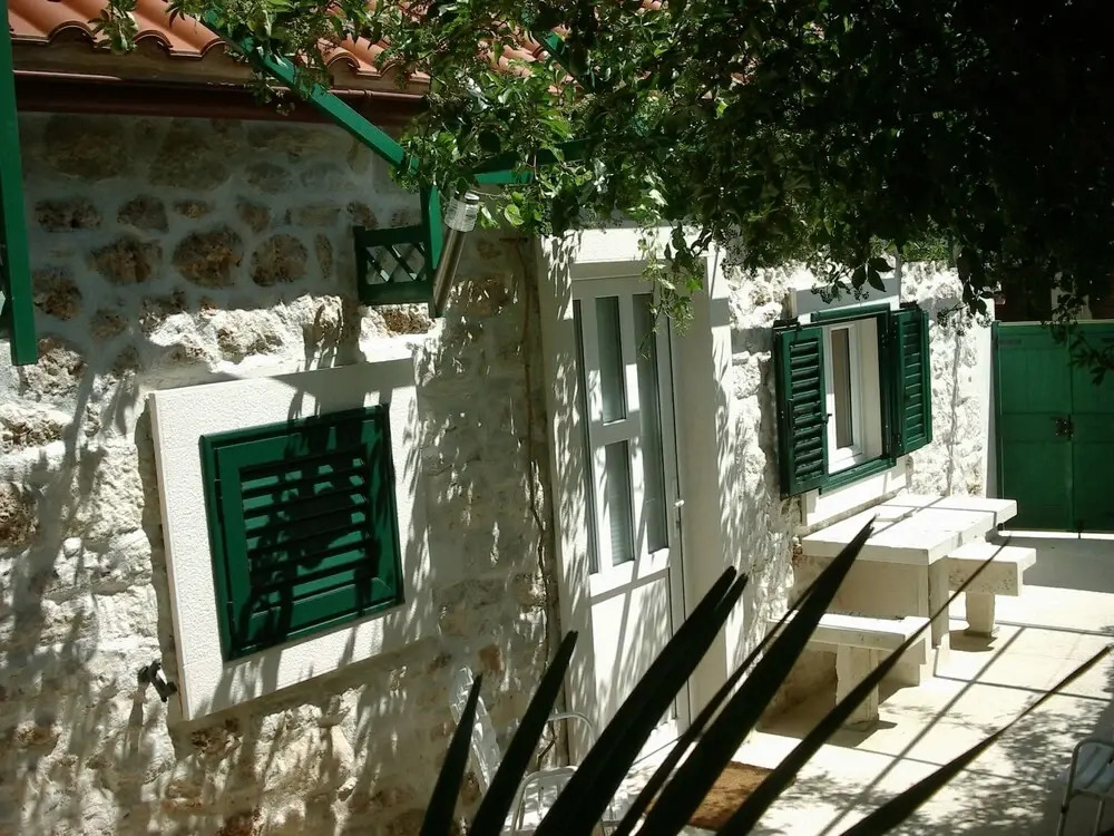 House Dinko