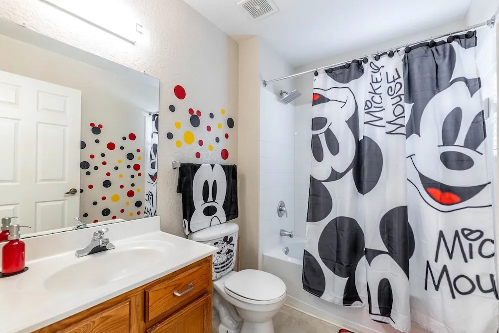 Fantastic Townhouse With a Themed Room Near Disney by Redawning