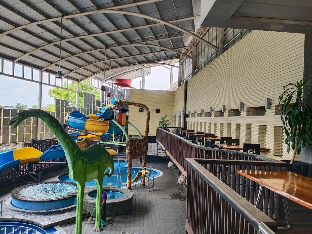 Crown Victoria Hotel Tulungagung