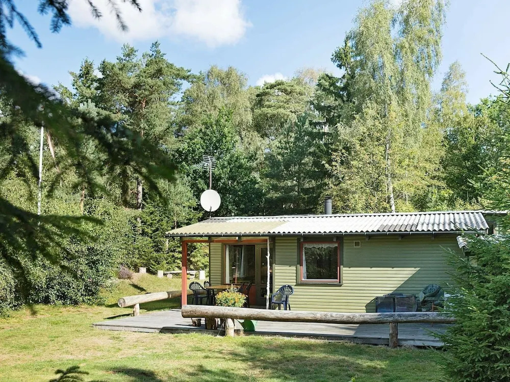 Well-furnished Holiday Home Nearby a Recreational Lake