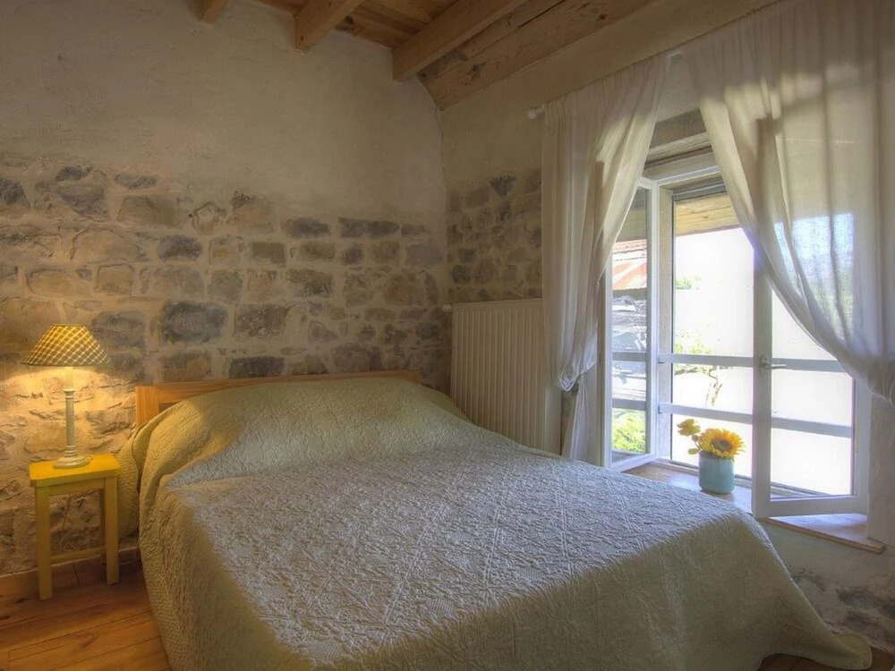 Lovely Cottage in Ceyzérieu With Garden