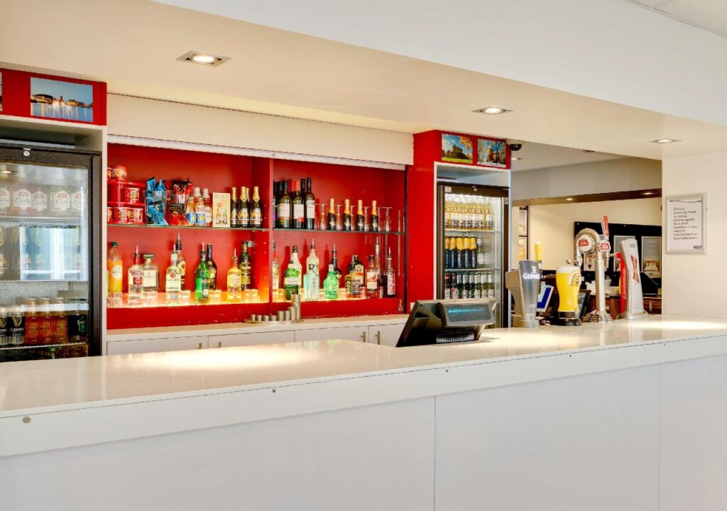 Travelodge Cardiff Central Queen Street
