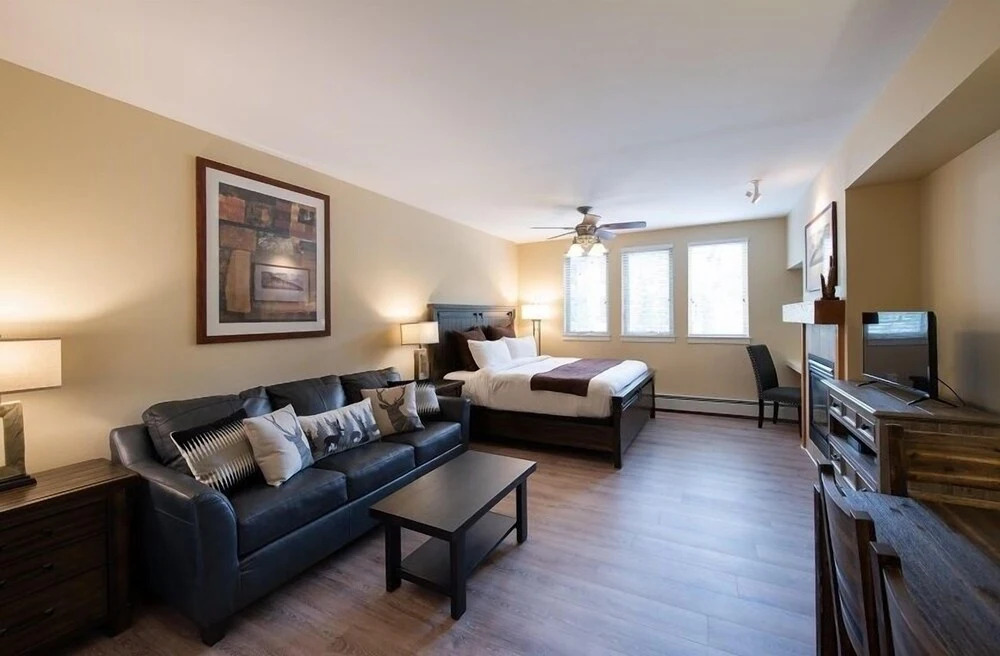 Modern Ski Studio Apartment with In-Room Fireplace - Fraser Crossing/Founders Pointe Premium-Rated 4443