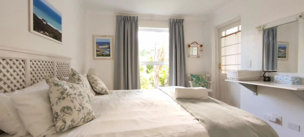 The River Club Loft - 6 sleeper, Swimming Pool, 2 min to Robberg Beach