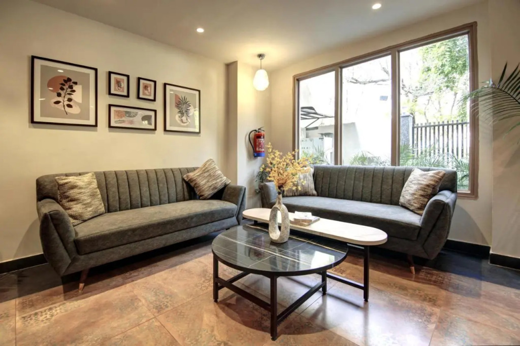 Saltstayz Select - Golf Course Road & Sector 27
