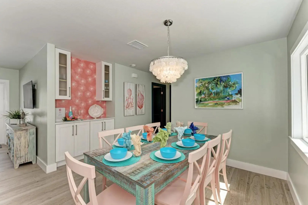 Sea La Vie - 205 - 55th