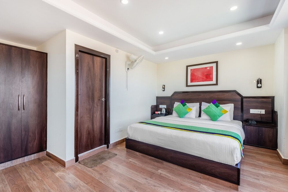 1 BR Guest house in Mall Road, Shimla, by GuestHouser (EFF3)