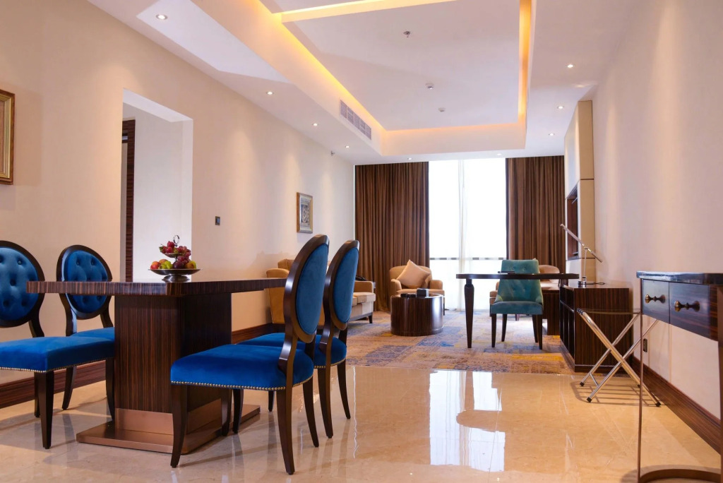 Warwick Al Khobar