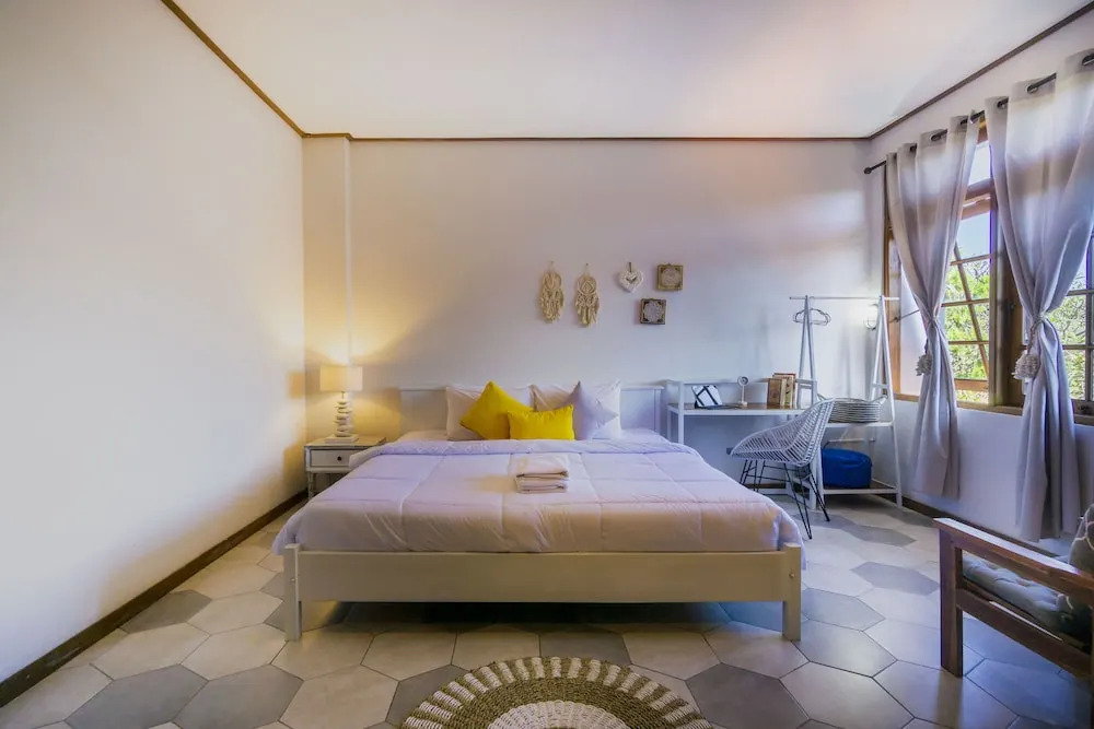 Interconnection Hostel
