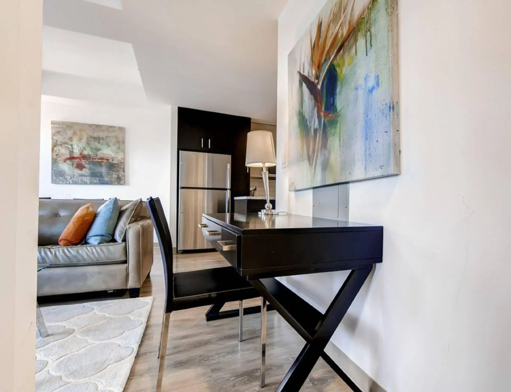 Global Luxury Suites at The Theatre District